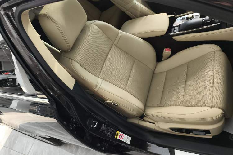 Used Lexus GS 2012 350 Luxury All-Wheel-Drive Version