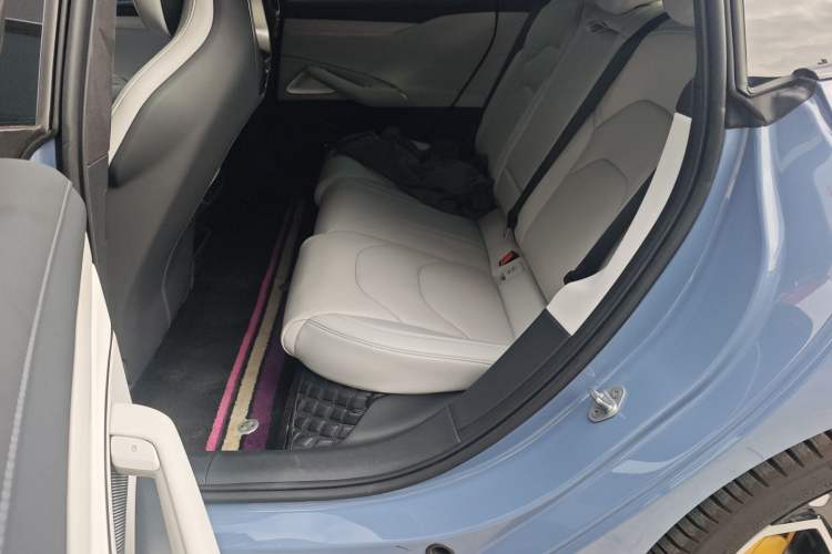 Used Xiaomi Auto SU7 2024 Four-Wheel Drive Ultra-Long Range Advanced Intelligent Driving Max Edition