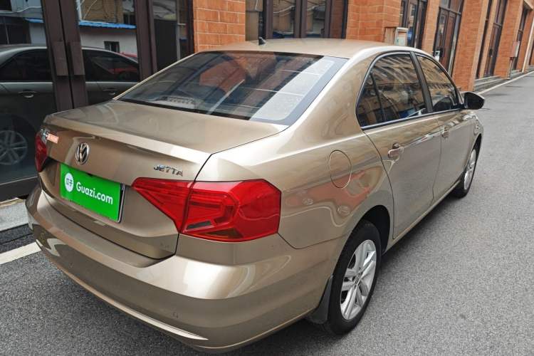 Used Volkswagen Jetta 2019 Dream Edition 1.5L Manual Fashion Version
