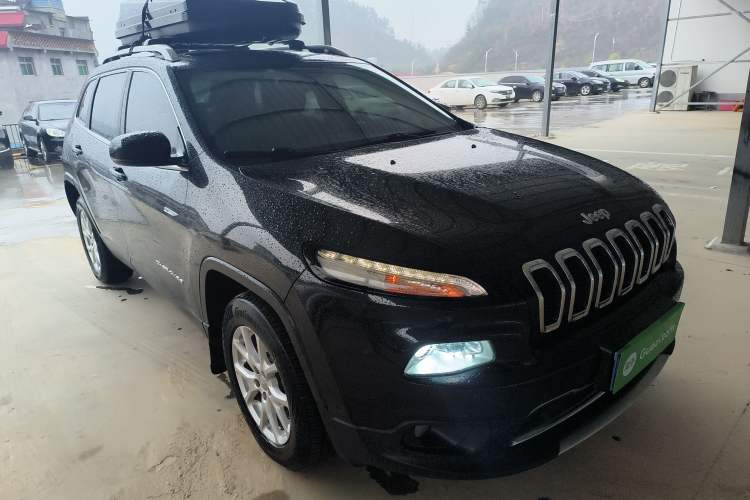 Used Jeep Cherokee 2016 2.4L Professional Smart Version