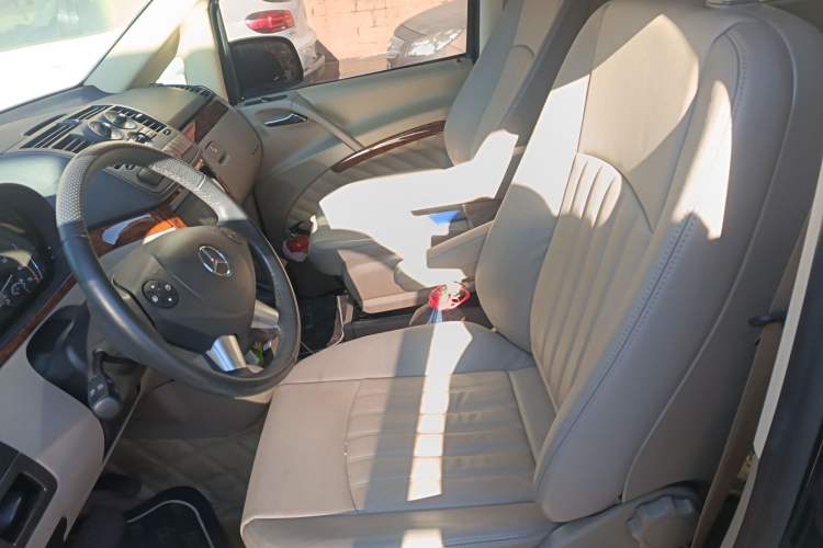 Used Mercedes-Benz Viano 2013 3.0L Comfort Edition Left Front Seat