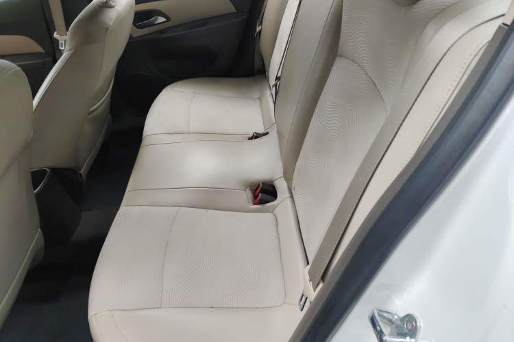 Used Chevrolet Cruze 2015 1.5L Classic SE AT
