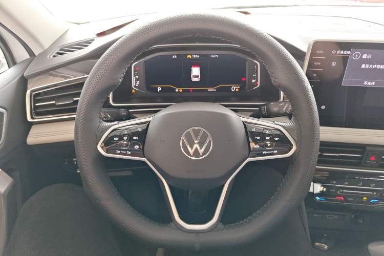 Used Volkswagen Tiguan L 2023 Revised Version 330TSI Automatic Two-Wheel Drive Smart Enjoyment Edition
