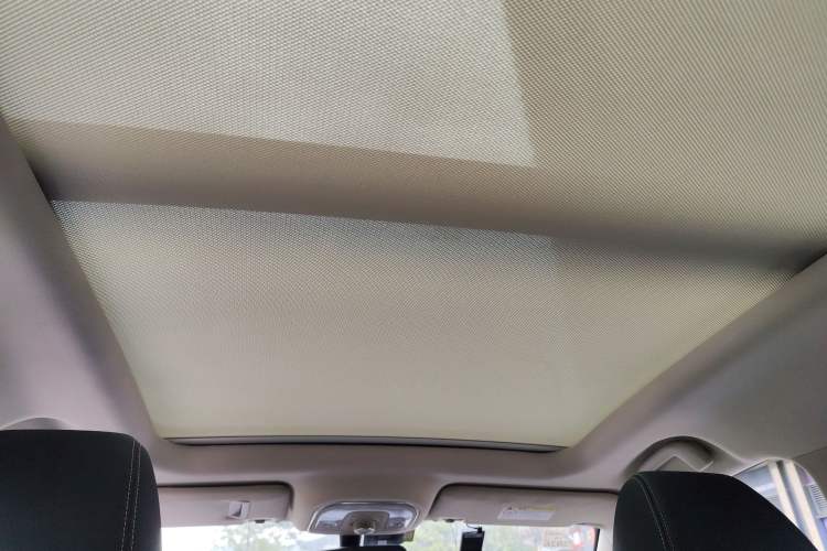 Used BYD Song New Energy 2017 Song DM 1.5TID All-Wheel Drive Prestige Model Headliner