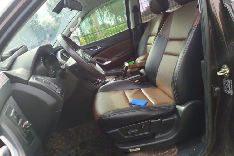 Used JMC Yusheng S350 2017 2.0T Automatic 2WD Diesel Luxury Version with Sunroof 7 Seats
