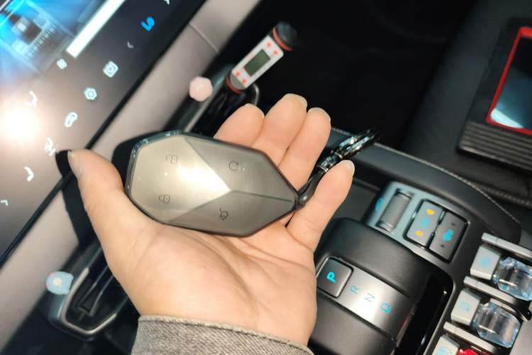 Used Formula Leopard Titanium 3 2025 501 km All-Wheel Drive Intelligent Driving Max Edition