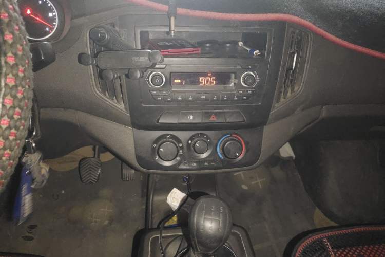 Used Wuling Rongguang New Truck 2019 1.5L Double-Cab L3C Audio And AC Panel