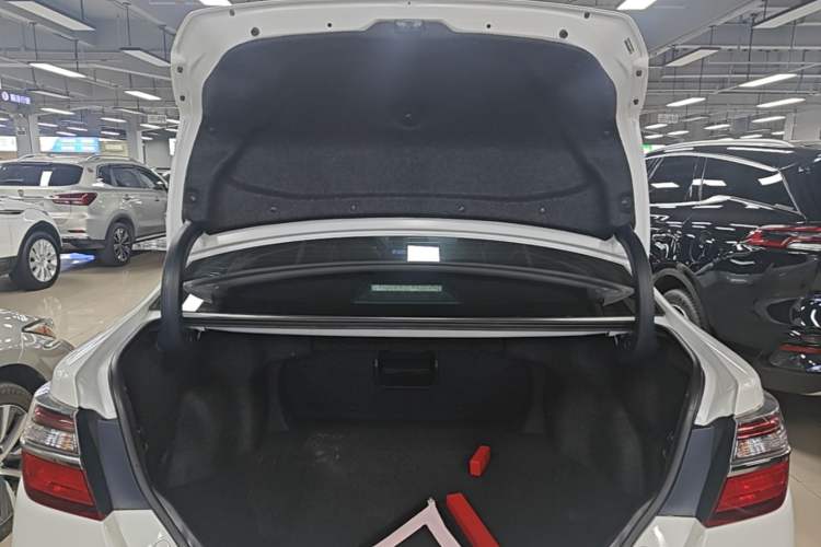 Used Toyota Camry 2016 2.0G 10th Anniversary Leading Edition