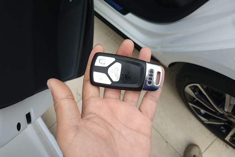 Used Audi A4L 2023 40 TFSI Luxury Dynamic Model Interior 1