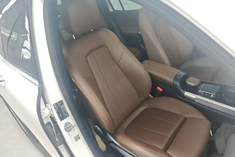 Used Mercedes-Benz GLB 2021 GLB 200 Dynamic Edition Right Front Seat