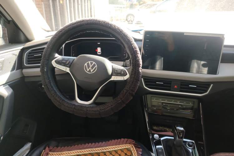 Used Volkswagen Tayron 2023 300TSI Two-Wheel-Drive Luxury Plus Advanced Edition Steering Wheel
