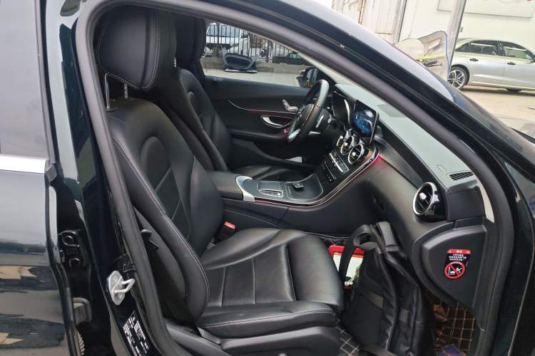 Used Mercedes-Benz C-Class 2021 C 200 L Fashion Edition Sport Version Right Front Seat