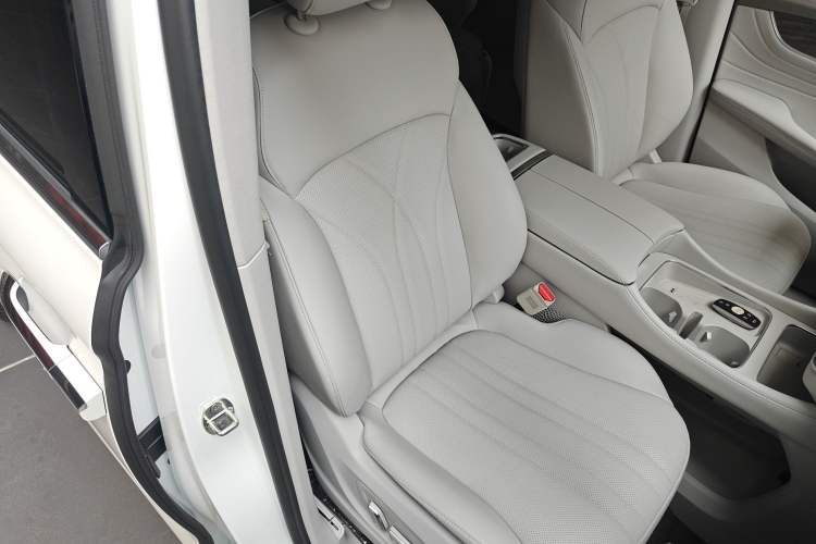 Used Roewe iMAX8 New Energy 2025 1.5T DMH Lu Zun Deluxe Edition
