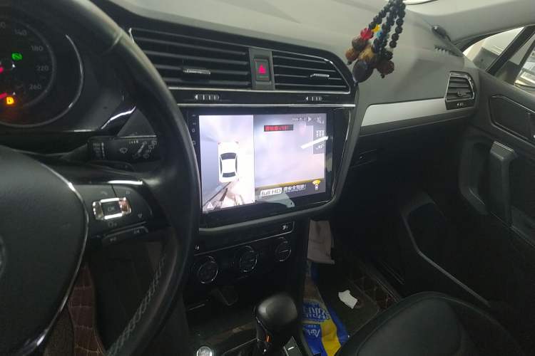 Used Volkswagen Tiguan L 2017 330TSI Automatic Two-Wheel Drive Comfort Edition Audio And AC Panel