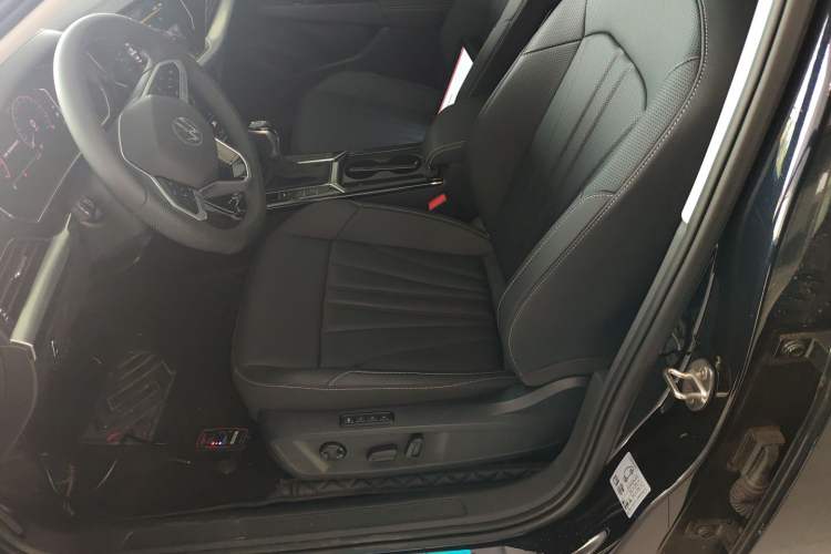 Used Volkswagen Passat 2025 Premium Version 380TSI Dragon Edition