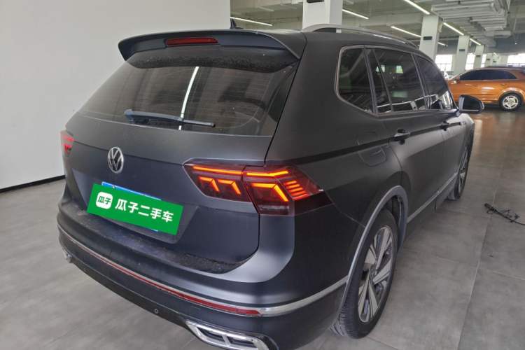 Used Volkswagen Tiguan L 2023 Restyled 330TSI Automatic Two-Wheel Drive R-Line Enhanced Comfort Version
