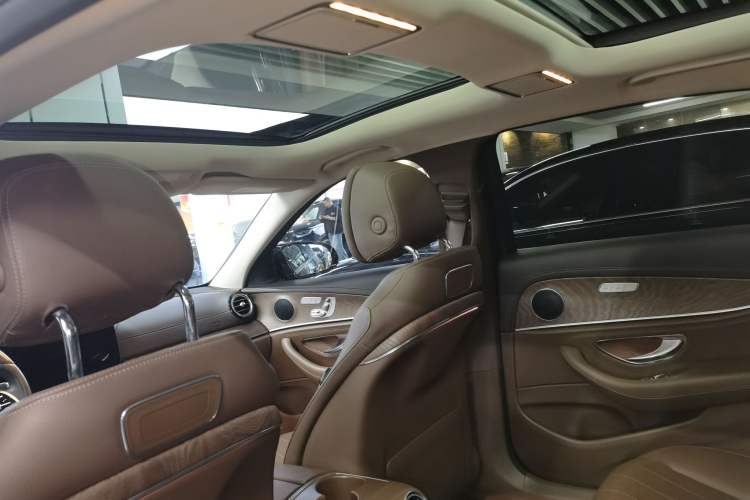 Used Mercedes-Benz E-Class 2020 Facelift E 300 L Stylish Edition Headliner