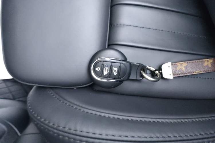 Used MINI MINI 2023 Second Facelift 2.0T COOPER S CABRIO Artist