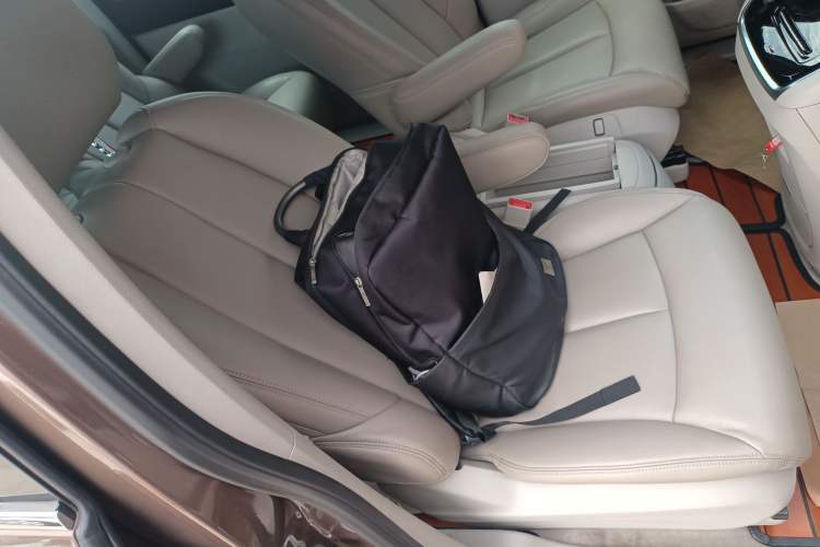 Used Buick GL8 2021 Land Cruiser Executive Class 652T Comfort Model
