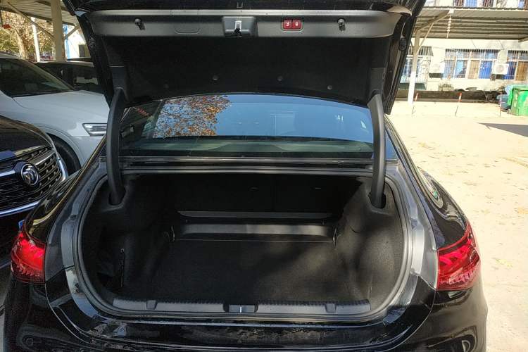 Used Mercedes-Benz EQE 2022 350 First Edition Special Version Trunk