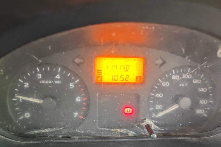 Used Wuling Rongguang 2011 1.2L Standard Version Odometer Close Up
