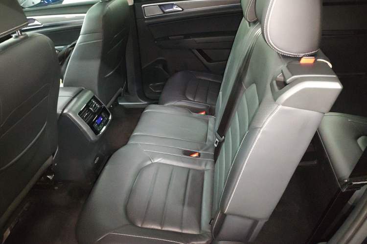 Used Volkswagen Teramont 2020 Revised Version 530 V6 Four-Wheel Drive Luxury Edition Left Rear Seat