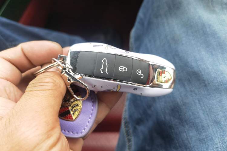Used Porsche 718 2020 Cayman 2.0T Vehicle Key
