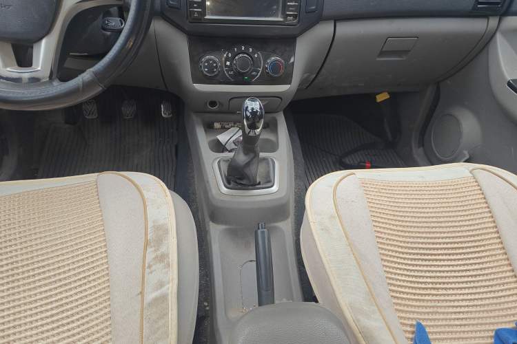 Used BAIC Weiwang M20 2014 1.5L practical type BJ415A Gear Lever