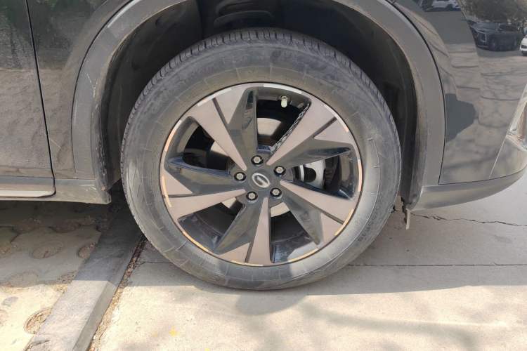 Used GAC Trumpchi GS4 2022 270T Automatic Smart Drive Technology Edition Right Front Wheel Hub