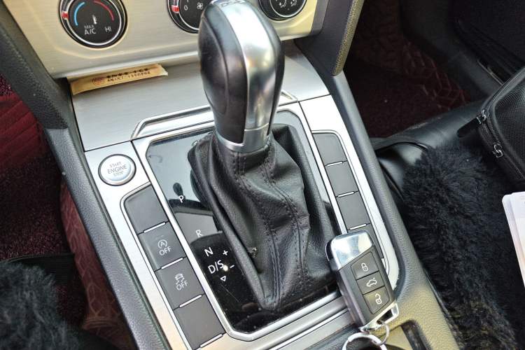 Used Volkswagen Magotan 2017 280TSI DSG Comfort Model Gear Lever