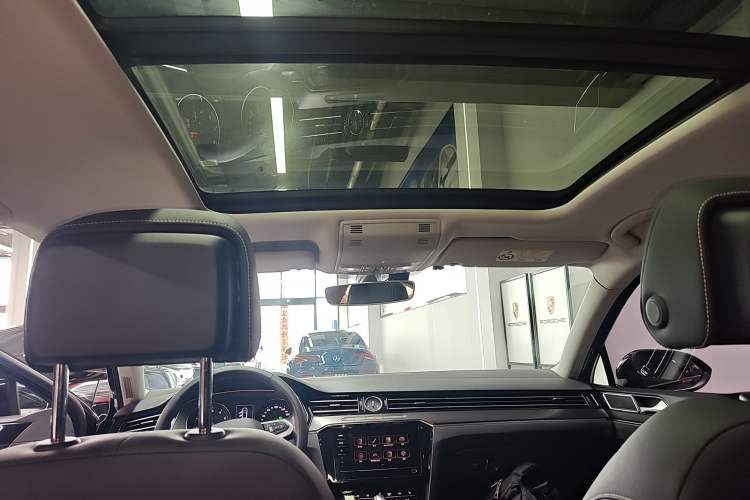 Used Volkswagen Magotan 2020 330TSI DSG Leading Model Headliner