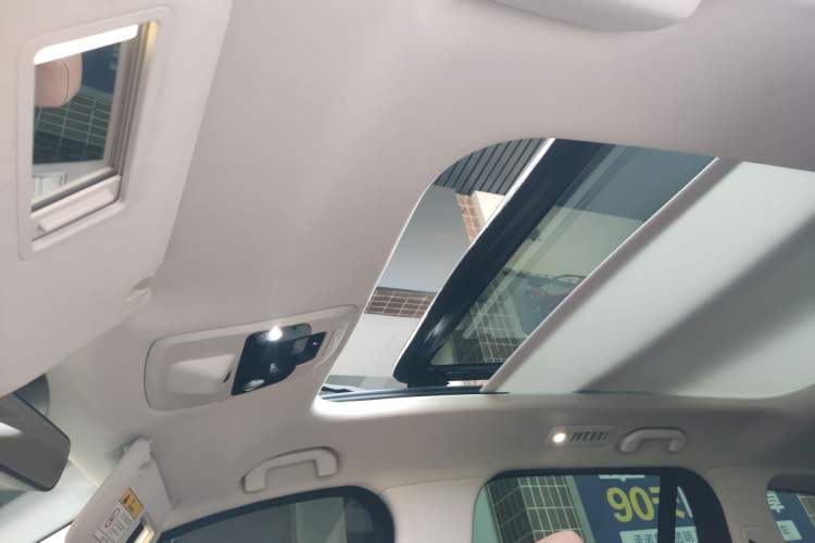 Used Nio ES8 2018 355 km Base Version 7-Seater Edition Headliner