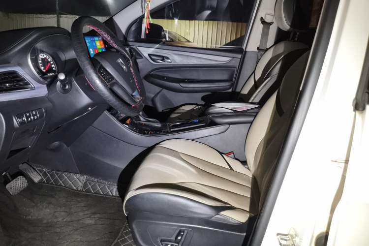 Used Baojun 730 2019 1.5T CVT Flagship Version 7 Seats China V Emission Standard Left Front Seat