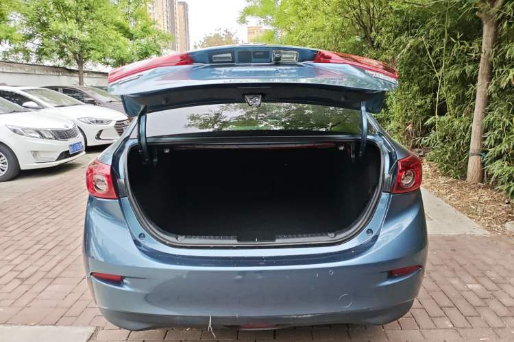 Used Mazda 3 Axela 2017 Sedan 1.5L Automatic Comfort Model Emission Standard China V