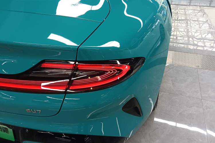 Used Xiaomi Auto SU7 2024 Rear-Drive Long-Range Intelligent Driving Version Exterior 3