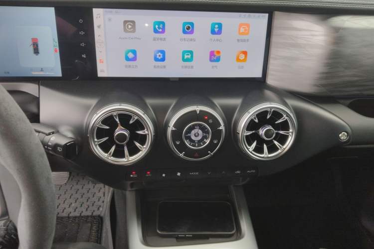 Used Tank 300 2024 2.0T Crosser Audio And AC Panel