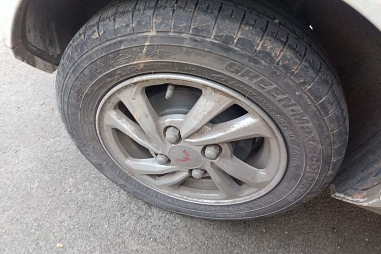 Used Wuling Hongguang MINIEV 2022 Zizai Version Lithium Iron Phosphate Right Rear Wheel Hub