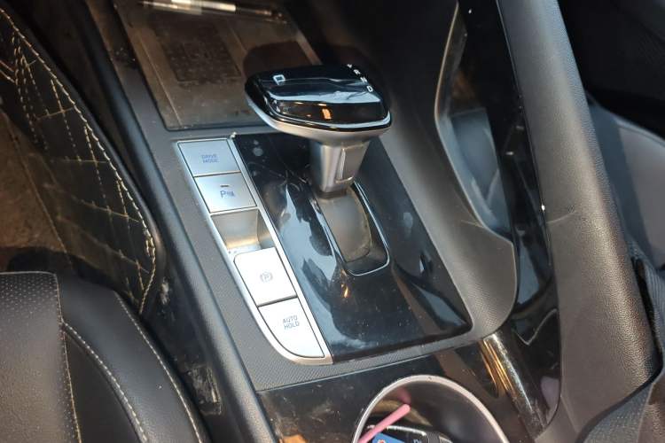 Used Hyundai Elantra 2022 1.5L CVT LUX Prestige Edition