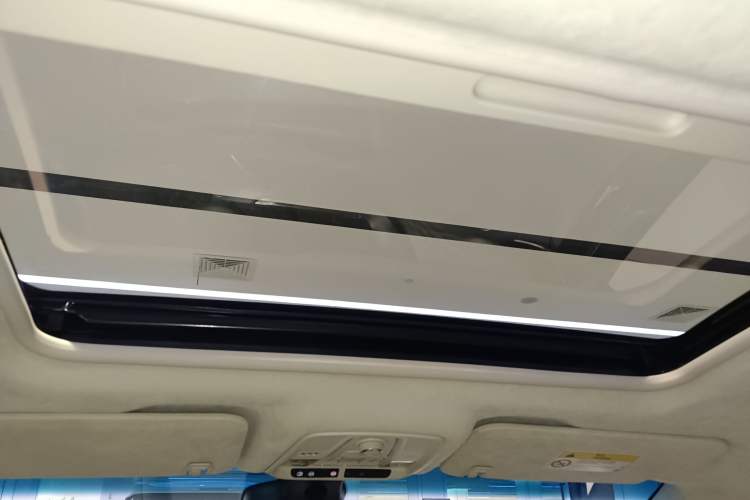 Used Buick GL8 2022 Avenir Aivia Six-Seat Deluxe Edition Headliner