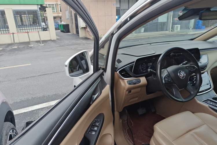 Used Buick GL8 2021 ES Land Cruiser 653T Luxury Edition Driver Seat