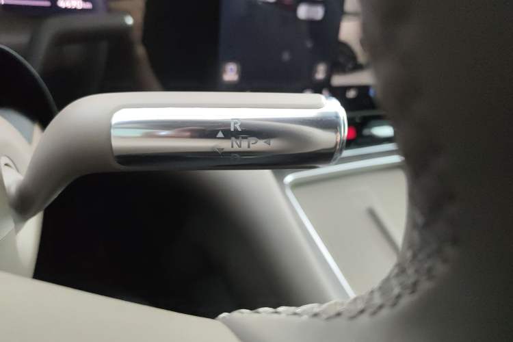 Used Hima AITO M8 2025 Model Pure Electric Max+ Six-Seat Four-Wheel-Drive Version