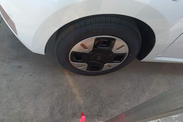 Used JAC Yiwei E10X 2024 Charming Edition 301km Lite