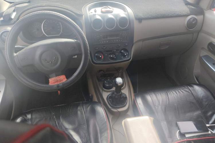 Used Wuling Hongguang 2010 1.4L Standard Version Center Console