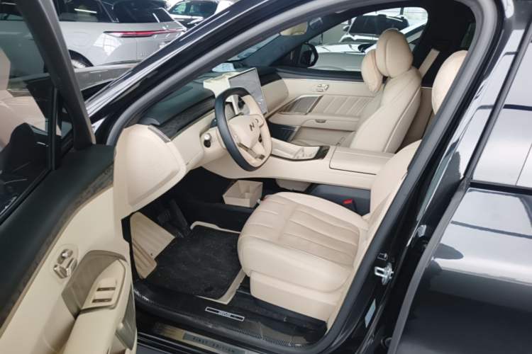 Used ONVO Luxeed L90 2025 Model—Ultra Six-Seater Version
