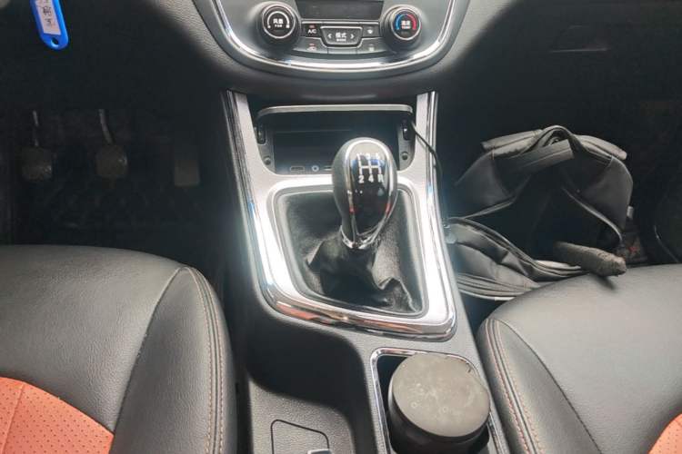 Used Baojun 560 2015 1.8L Manual Elite Edition
