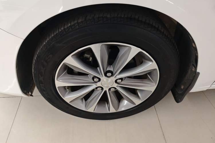 Used Chevrolet Monza 2022 320 Automatic Enjoyment Sunroof Version Left Front Wheel Hub