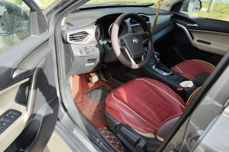 Used MG GS 2015 1.5TGI TST Elite Edition Driver Seat