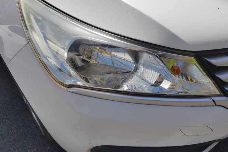 Used Baojun 310 2016 1.2L manual Comfort trim level Right Front Headlight