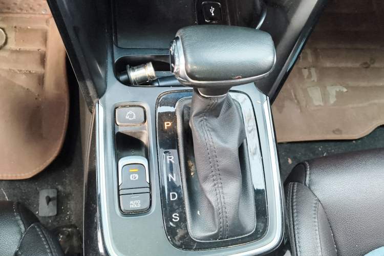 Used GAC Trumpchi GS4 2018 235T Automatic Two-Wheel Drive Luxury Smart Connectivity Millionth Anniversary Edition Gear Lever