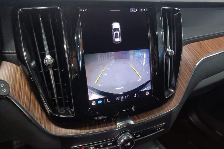 Used Volvo XC60 2022 B5 4x4 Smart Luxury Edition